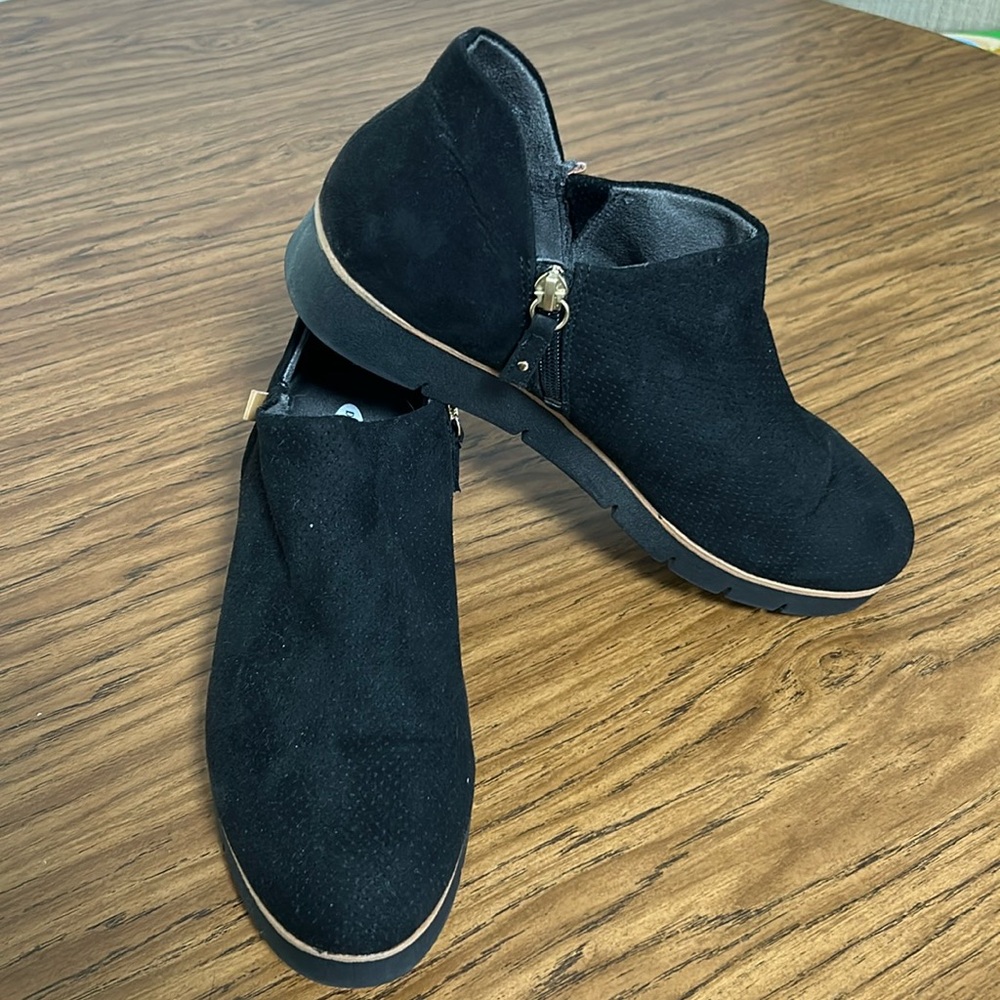 Dr. Scholl’s zip ankle booties